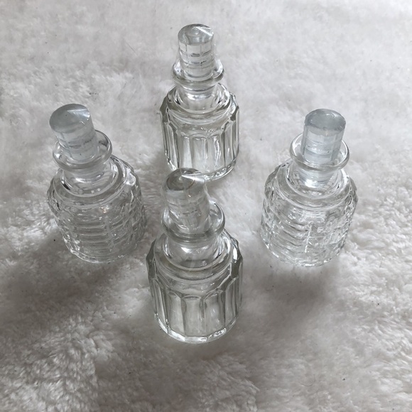 VTG Apothecary bottles scents, vinegar, oils, glass England toppers  set (4) - Picture 3 of 6